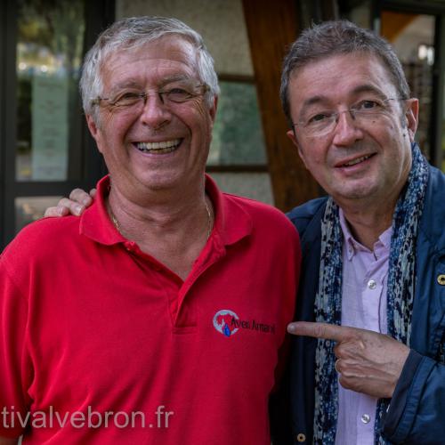 Frédéric Bouraly avec le directeur de l'Aven Armand
